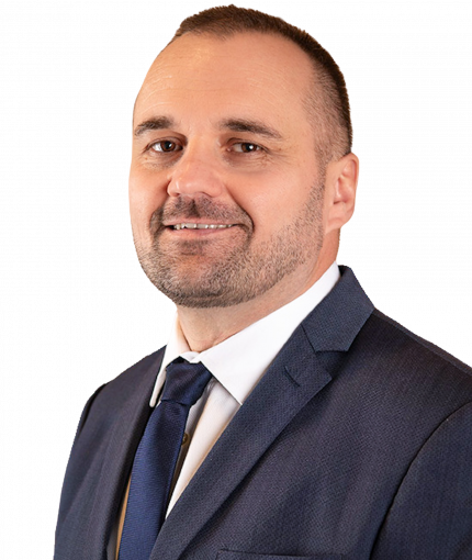 Meet Our Doctors 22 Sebastian Maziarz